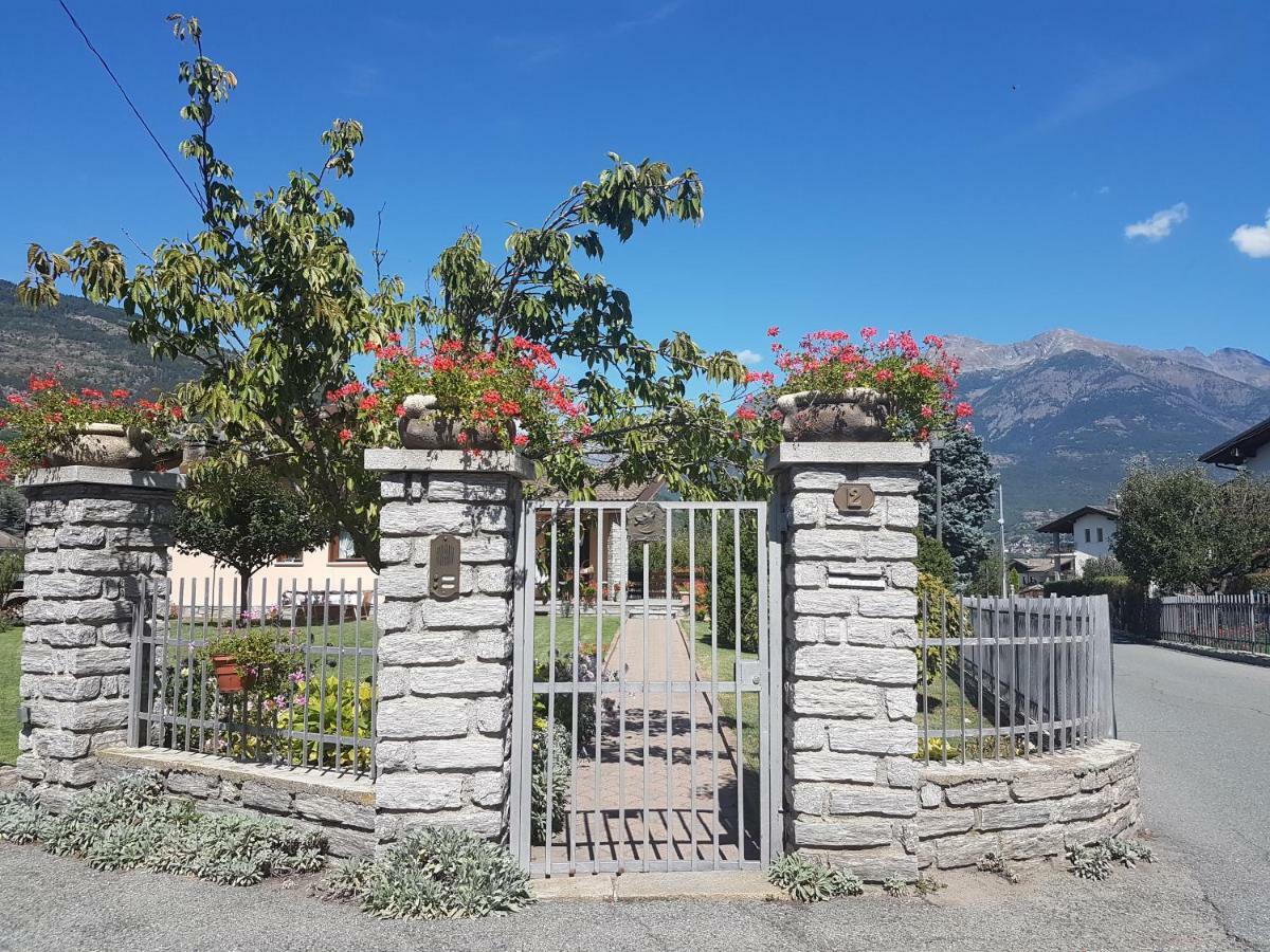 Casa Di Tia Appartement Aosta Buitenkant foto