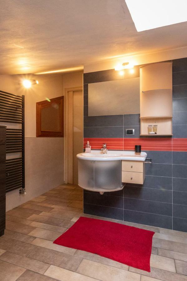 Casa Di Tia Appartement Aosta Buitenkant foto